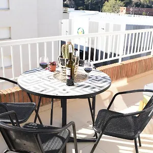 alegre-apto-con-piscina-a-300m-de-la-blanes.topcostabravahotels.com/